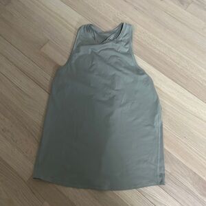 Lululemon | split back top | like new | Sz 4